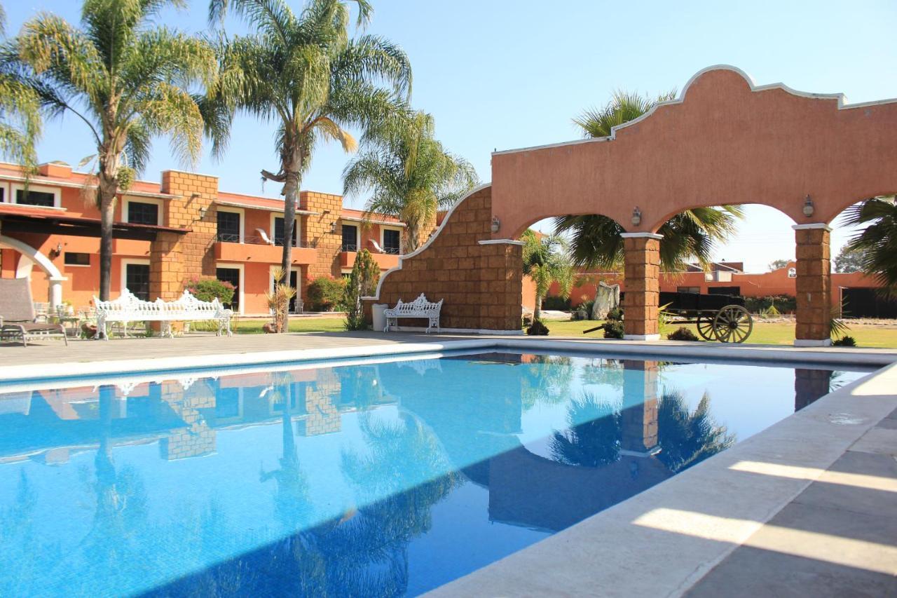 Hotel Meson Del Puente Acambaro Exterior photo
