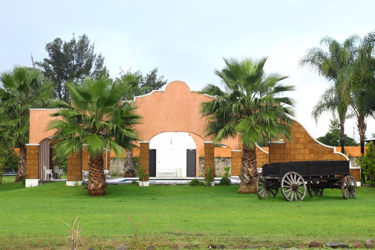 Hotel Meson Del Puente Acambaro Exterior photo